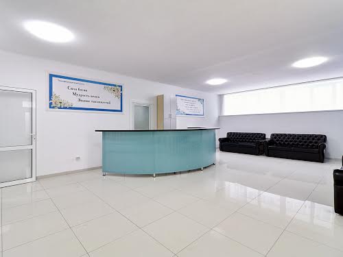 комерційна за адресою Спортивна вул., 18