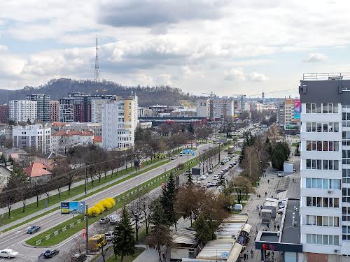 квартира за адресою В'ячеслава Чорновола просп. (), 77