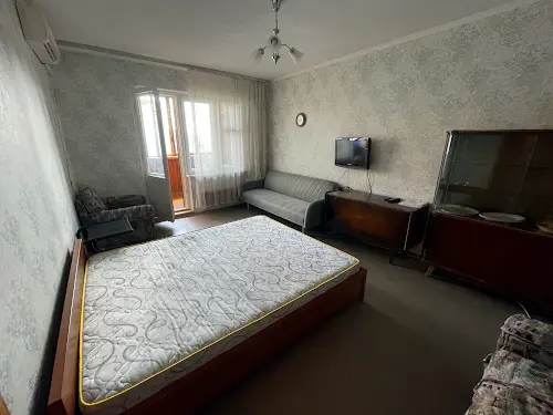квартира за адресою Ревуцького вул., 18-А