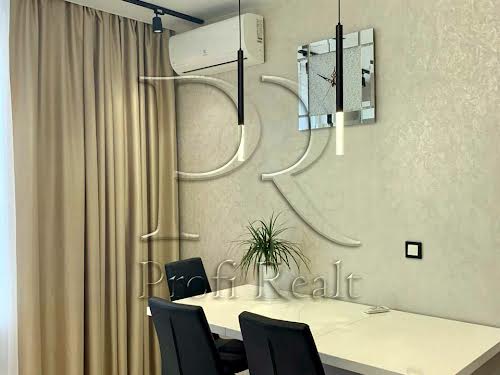 квартира за адресою Драгоманова вул., 10