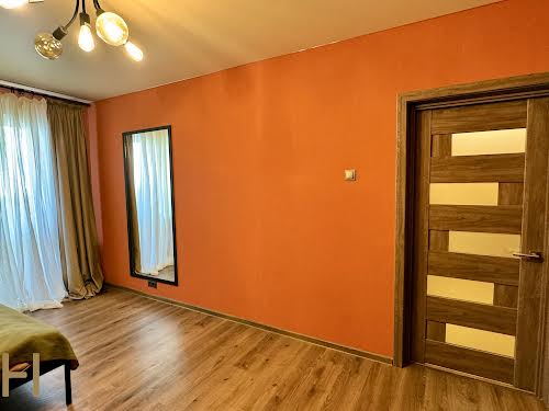 квартира за адресою Озерна вул., 6