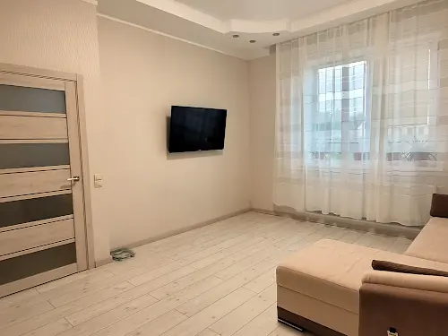 дом по адресу Центральна