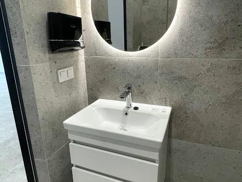 комерційна за адресою Трускавецька вул., 125