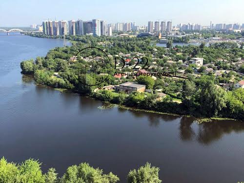 квартира за адресою Зарічна вул., 8
