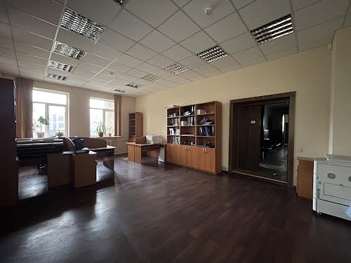 коммерческая по адресу Броварська, 1а