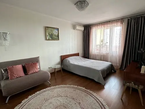 квартира по адресу Драгоманова ул., 6/1