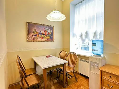 квартира за адресою Михайлівська вул., 24-В
