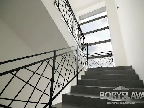 комерційна за адресою Соборна вул., 364в