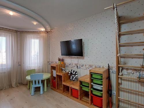 квартира за адресою Залізнична вул., 9