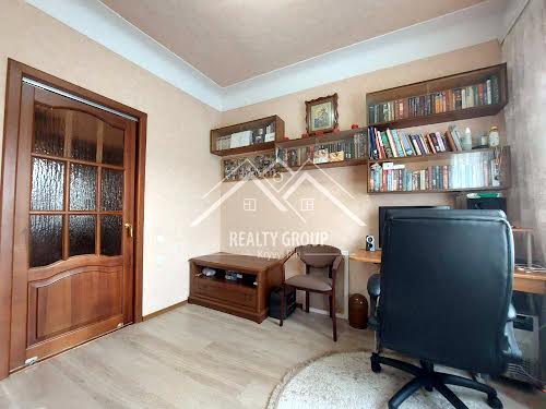 квартира за адресою Н'ютона, 28