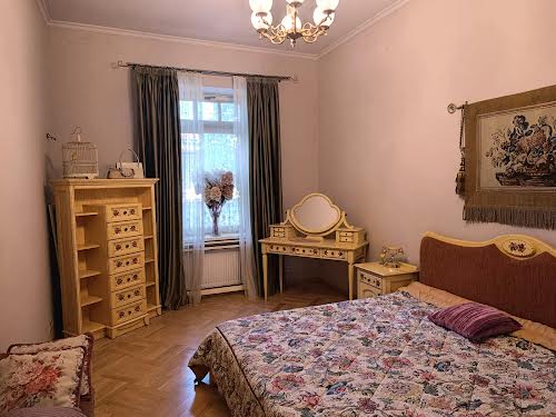 квартира за адресою Кирила і Мефодія вул., 17