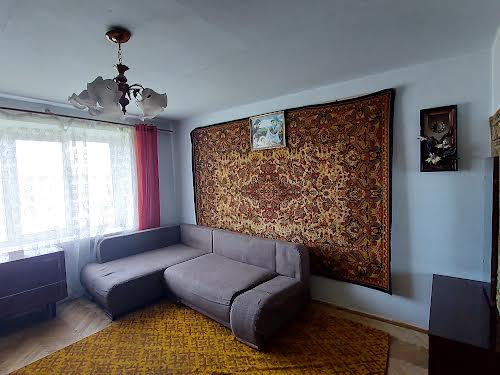 квартира по адресу Героїв України, 1