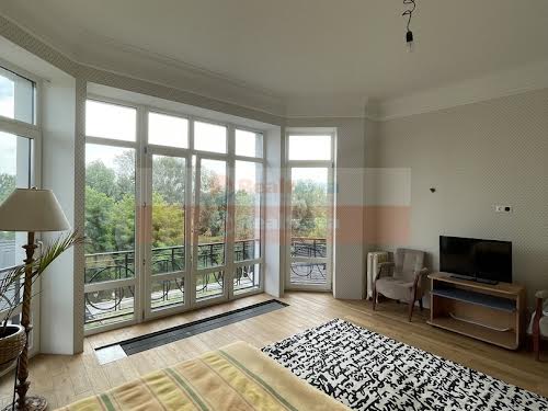 будинок за адресою Богатирська вул., 30б