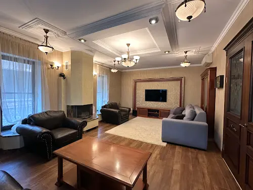 будинок за адресою Молодіжна, 24