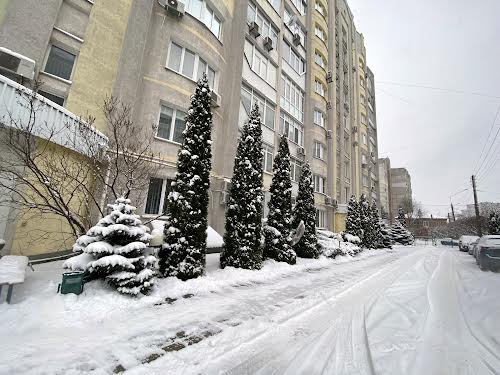 квартира за адресою Балакірєва вул., 23А