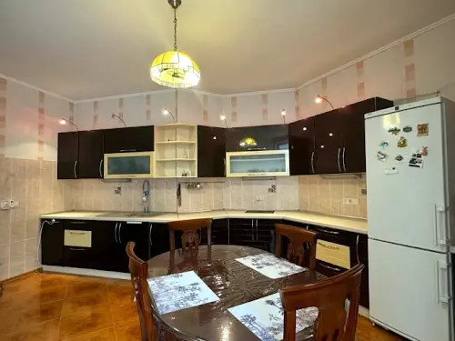 квартира за адресою Добровольців вул. (Маршала Говорова), 10
