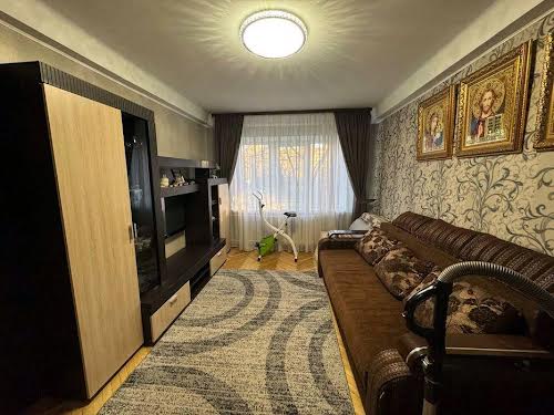 квартира по адресу Строителей ул., 12Б