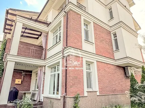 будинок за адресою Берегова вул.