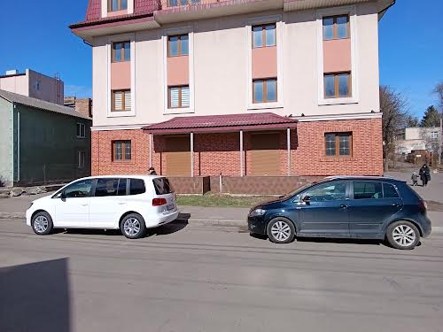 комерційна за адресою вул. Пересопницька, 170