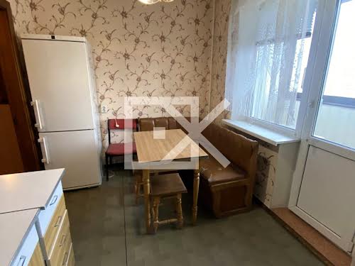 квартира за адресою Лариси Руденко вул., 5