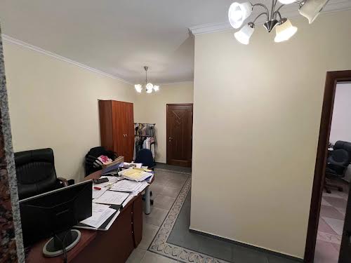 коммерческая по адресу Довженко ул., 6А
