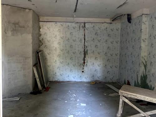 комерційна за адресою Молодіжна вул., 7