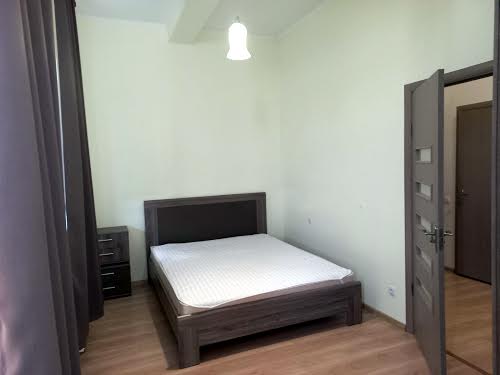 квартира за адресою Світлицького вул., 35