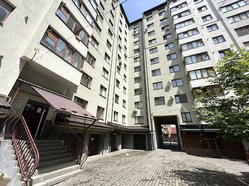 квартира за адресою Хотинська вул., 12