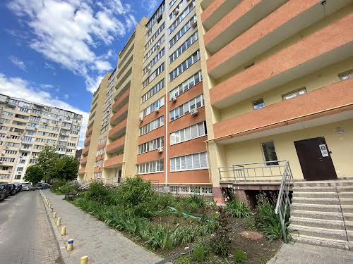 квартира за адресою Академіка Сахарова вул., 16