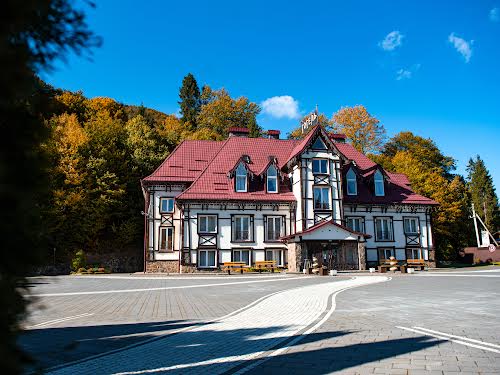 комерційна за адресою Івана Франка вул., 67