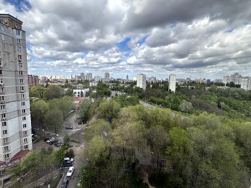 квартира за адресою Миколи Амосова вул., 4