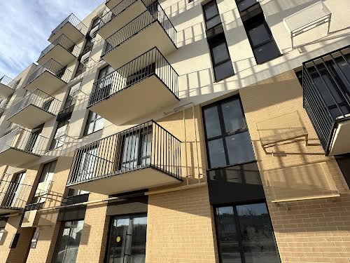 комерційна за адресою Садова вул., 77 к1