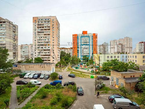 квартира за адресою Лариси Руденко вул., 10