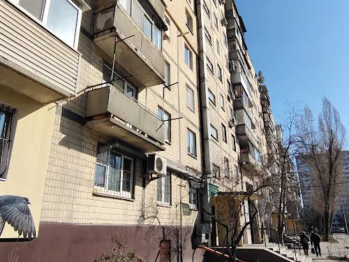 коммерческая по адресу Героев просп., 12