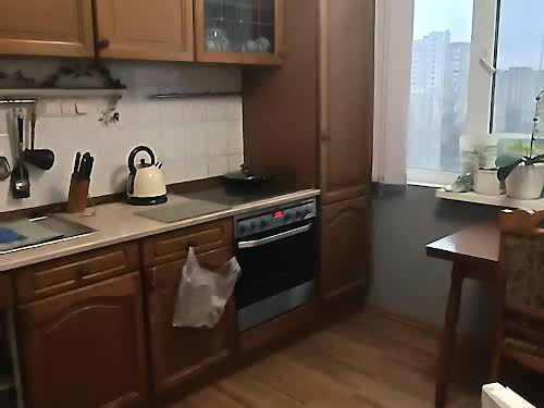 квартира за адресою Полярна вул., 8г