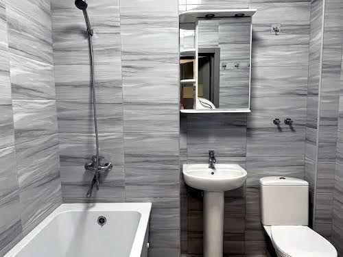квартира за адресою Степана Бандери вул., 1е