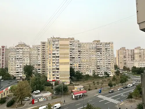 квартира за адресою Київ, Драгоманова вул., 18