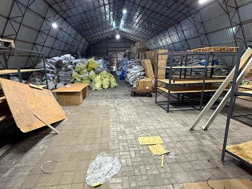 комерційна за адресою Універсальна вул., 6