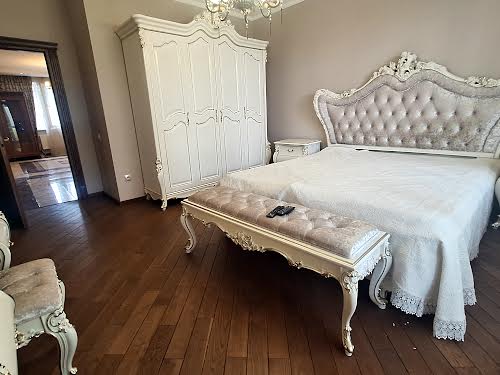 квартира за адресою Міхновських, 23