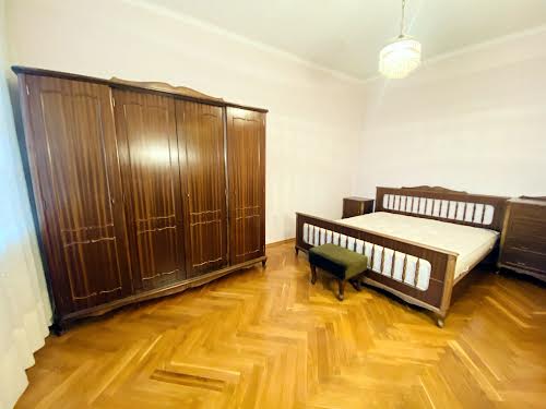 квартира за адресою Старонаводницька вул., 6