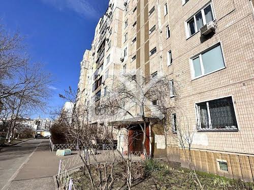 квартира за адресою Драгоманова вул., 42 А