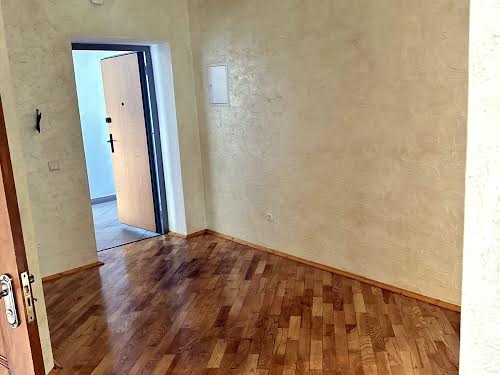 квартира за адресою Тролейбусна вул., 26