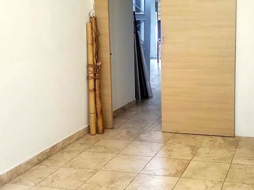 комерційна за адресою Небесної Сотні вул. (Івана Стасюка), 23