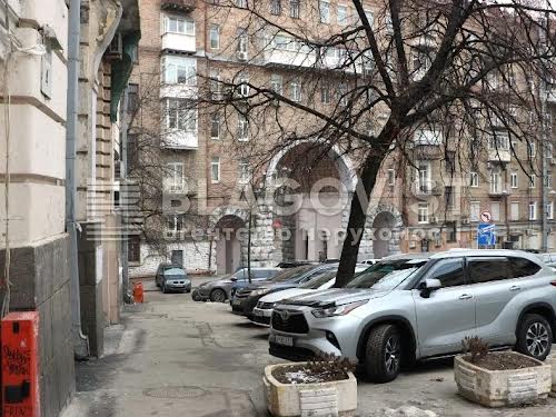 коммерческая по адресу Лютеранская ул., 4