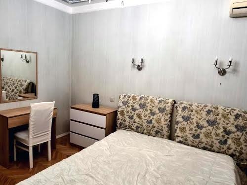 квартира за адресою Панаса Мирного вул., 11