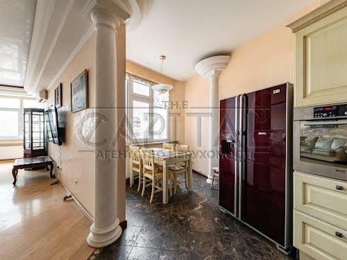 квартира за адресою Старонаводницька вул., 6Б