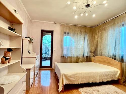 будинок за адресою Малорівненська вул.