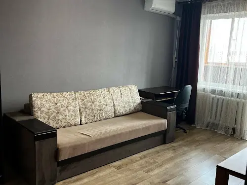квартира за адресою Анни Ахматової вул., 19