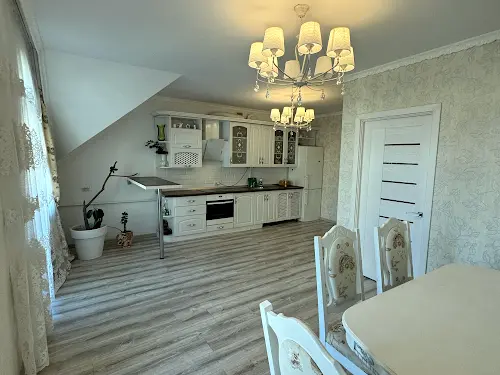 квартира за адресою Олександра Хіри вул., 19