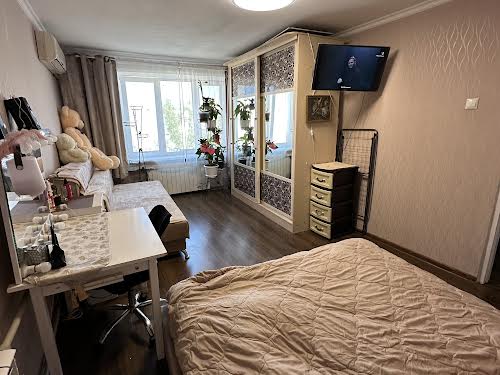 квартира по адресу Ильфа и Петрова ул., 17/2